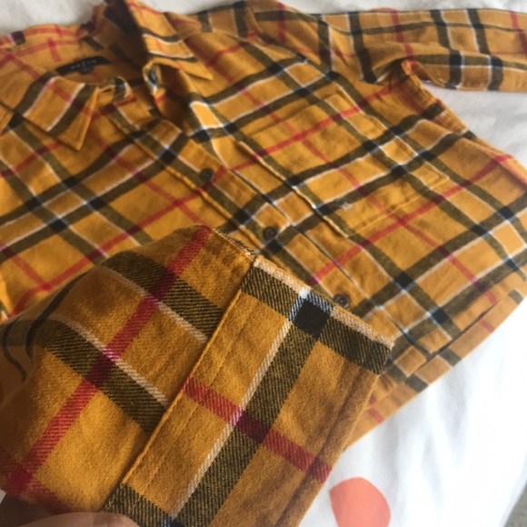 Awesome Cropped Flannel from Pacsun😍❤️ - Picture 2 of 4